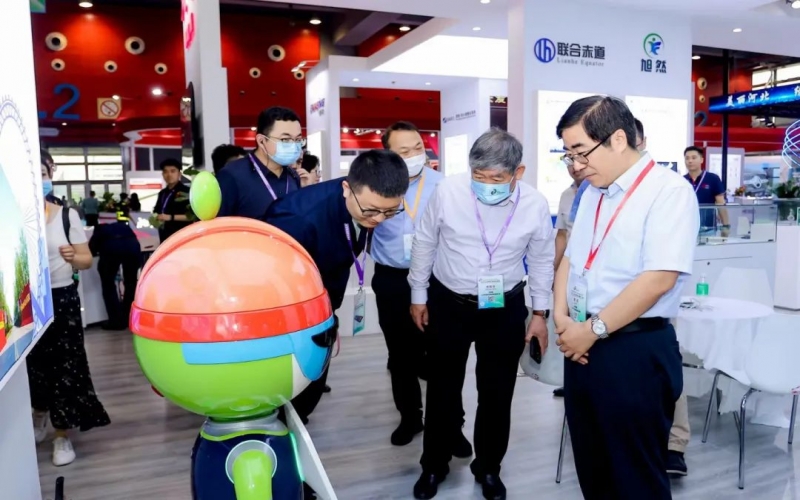 推动工业低碳转型 918博天堂钢铁集团作为天津企业代表亮相2023工业绿色发展大会