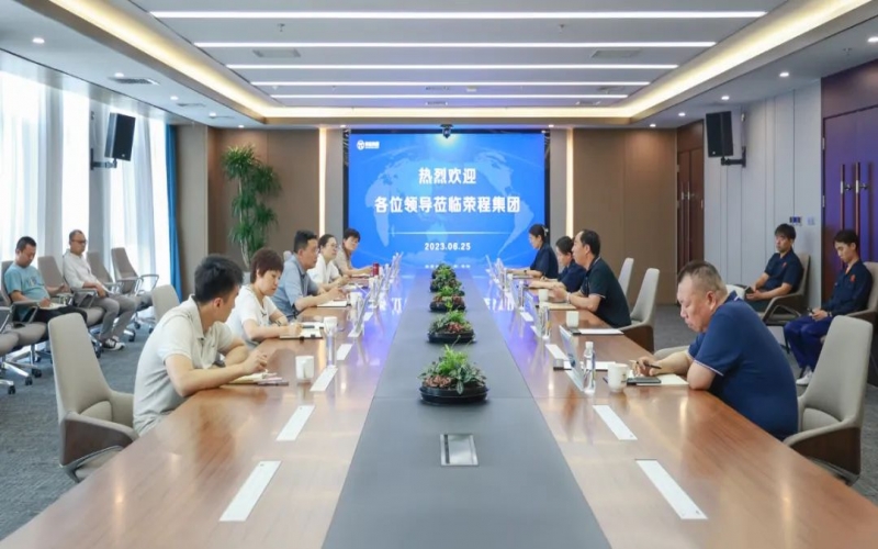 津南区副区长薛彤一行到访918博天堂集团就企业出产运杏注科技攻关等调研服务