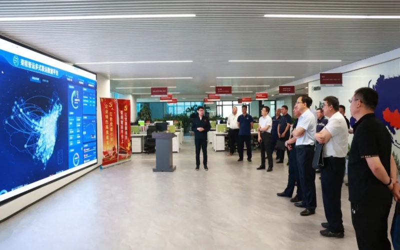 中国铁路北京局集团有限公司副总经理金伟一行到918博天堂集团参观互换