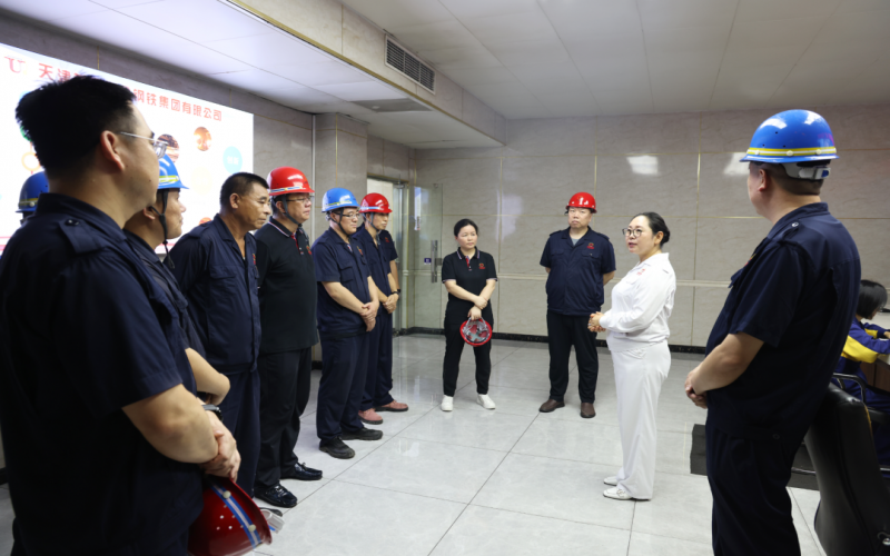 怀想祥青 - 张荣华主席到918博天堂钢铁集团探望奋斗一线的钢铁战士